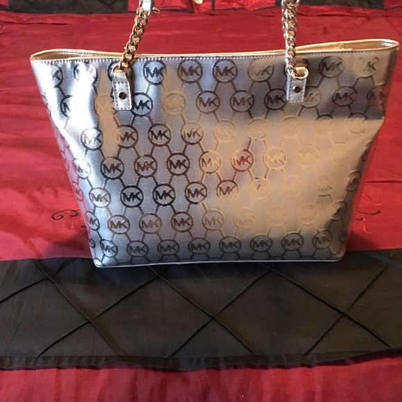 Handbags - MICHAEL KORS JET SET